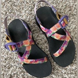 Chaco tie dye Z sandals